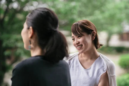 two-young-japanese-woman-talking-2024-09-18